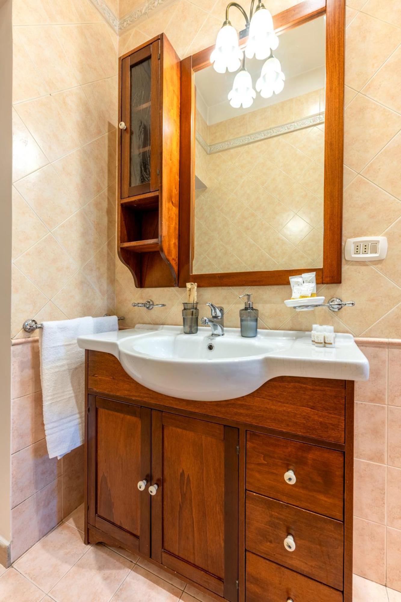 100Mq Maison Paradise - Central & Elegant Apt Бари Екстериор снимка