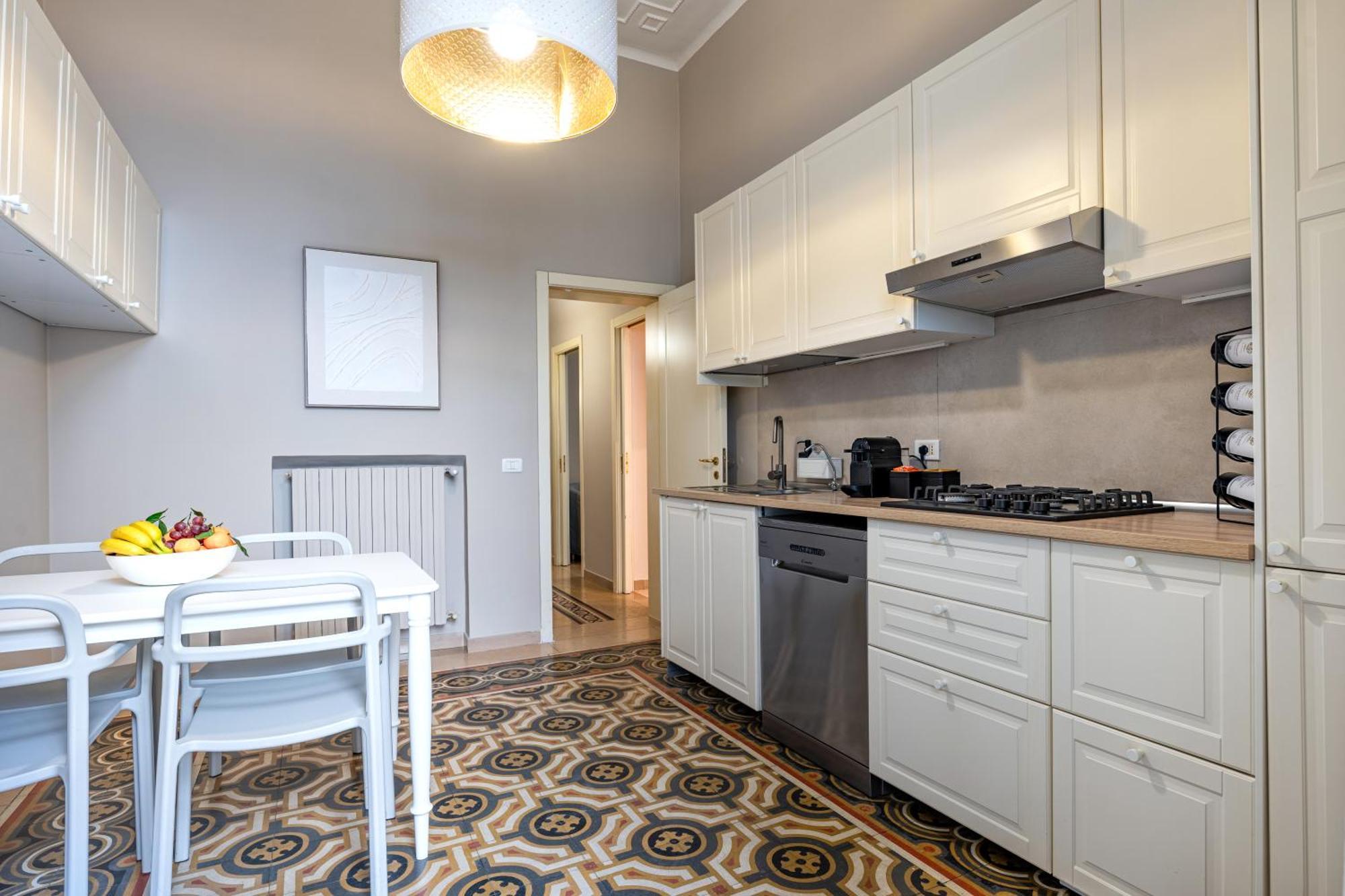 100Mq Maison Paradise - Central & Elegant Apt Бари Екстериор снимка