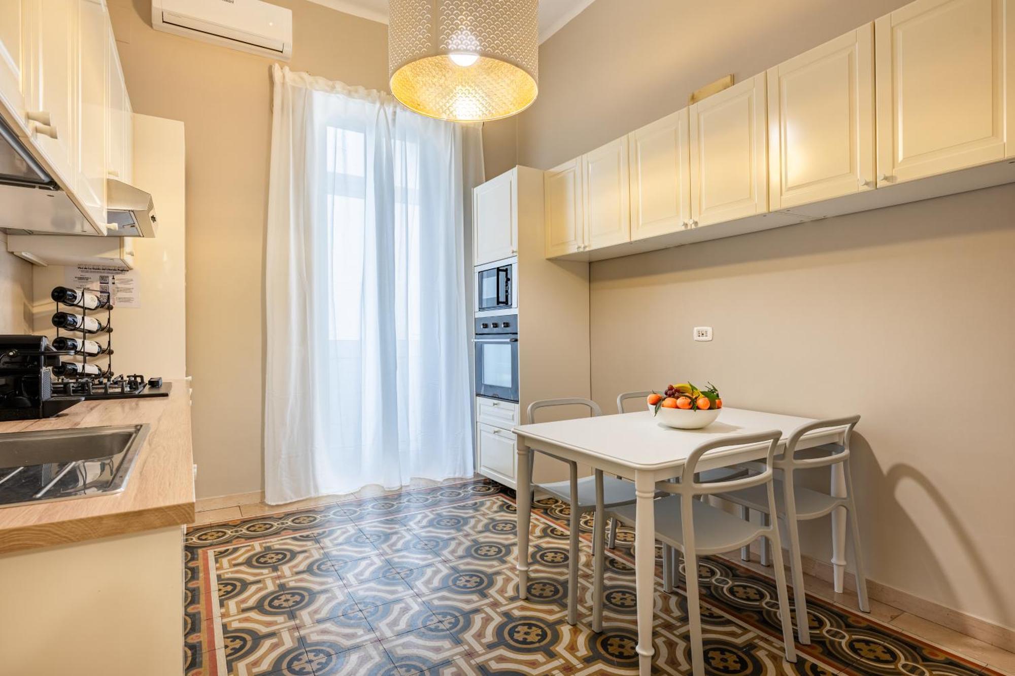 100Mq Maison Paradise - Central & Elegant Apt Бари Екстериор снимка