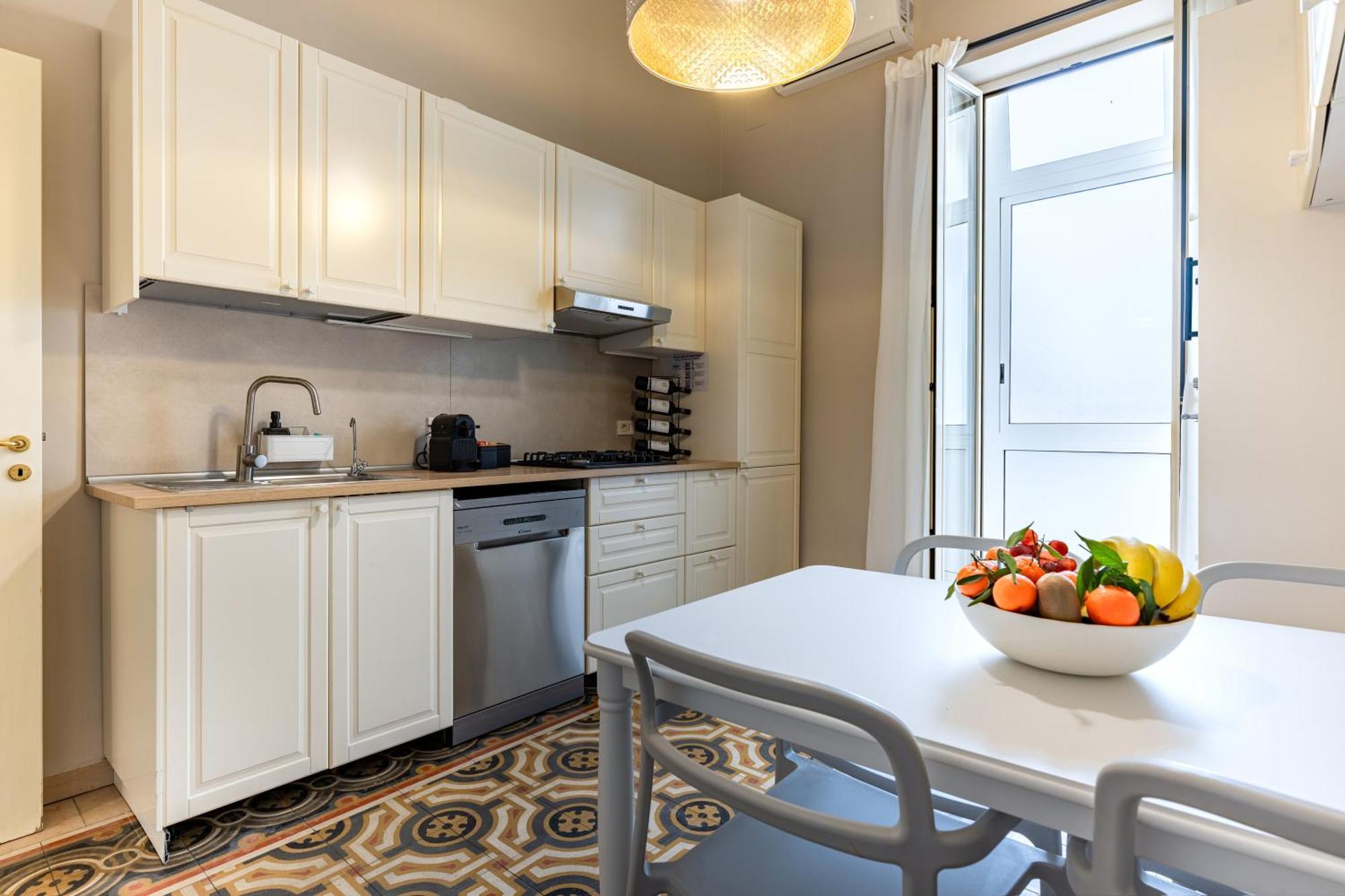 100Mq Maison Paradise - Central & Elegant Apt Бари Екстериор снимка