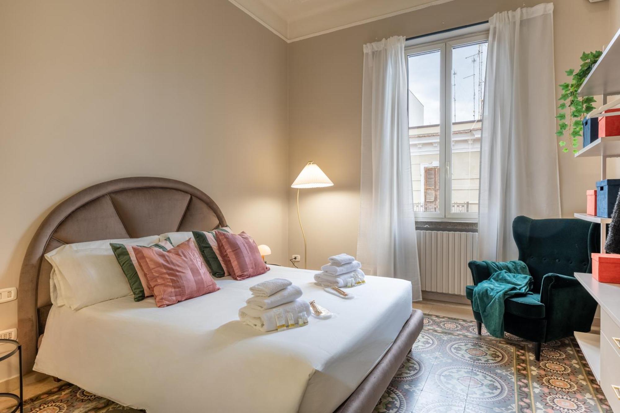 100Mq Maison Paradise - Central & Elegant Apt Бари Екстериор снимка